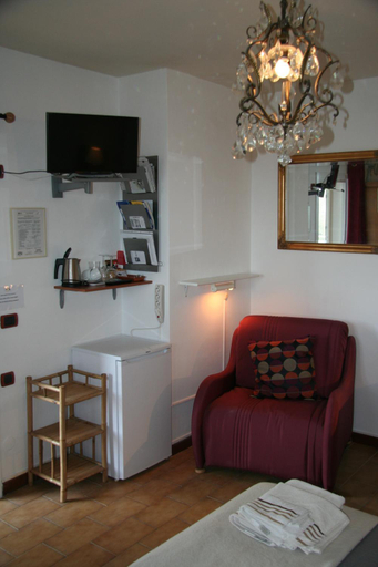 Others 3, B&B Maggiora 131, Alessandria