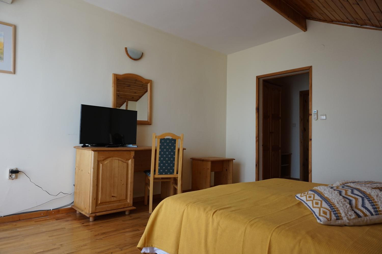 Bedroom 2, Margarita Hotel, Varna