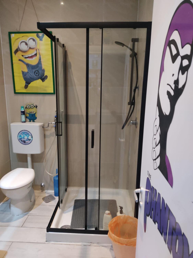 Bathroom 5, Comics Guesthouse, Rome