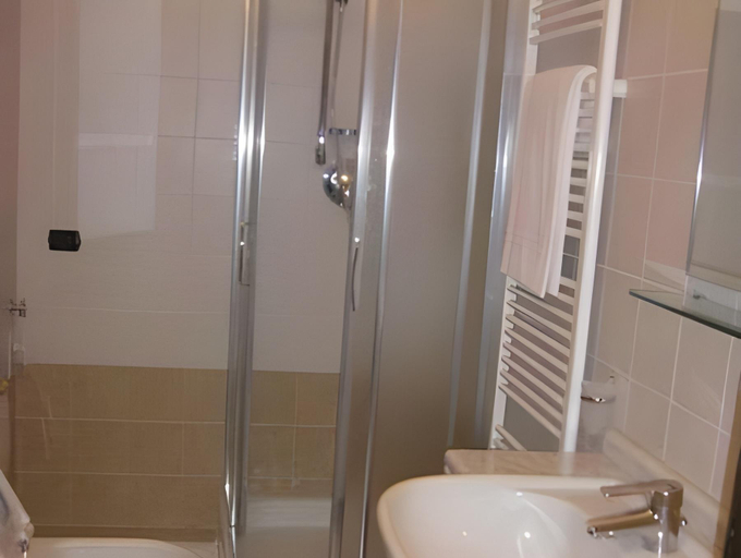 Bathroom 2, Residence Villa Mainard, Verona