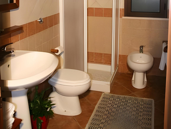 Bathroom 5, Albergo Residenziale Menhirs, Oristano