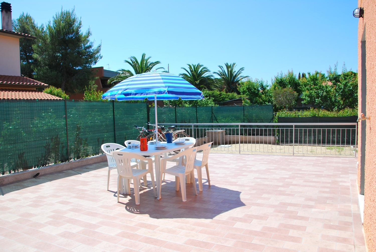 Facilities 4, Appartamenti Margherita - Zona mare con clima e posti auto, Livorno