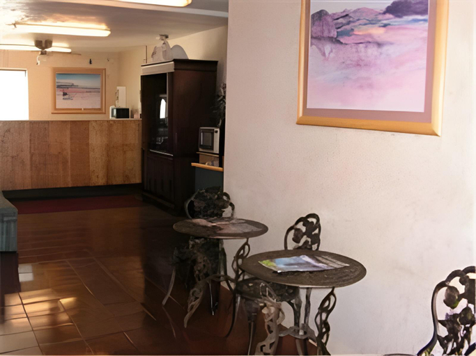 Public Area 3, Days Inn by Wyndham Albuquerque I-25, Bernalillo