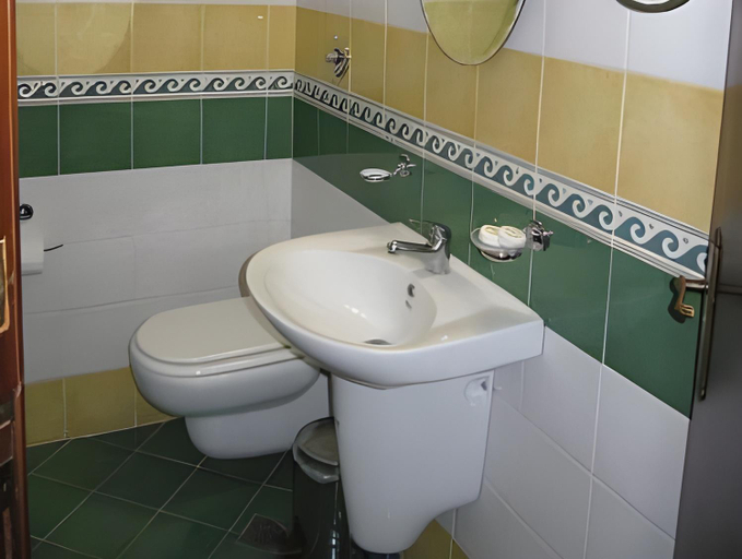 Bathroom 4, PORTO DEL COLOMBO, Crete