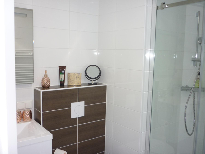 Bathroom 4, zu Jeddelohs Lodge Hotel, Marburg-Biedenkopf