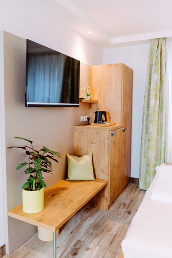 Bedroom 16