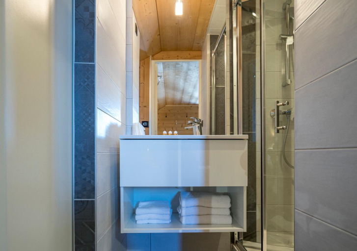 Bathroom 4, Logis HOTEL Restaurant U'FREDY, Haute-Savoie
