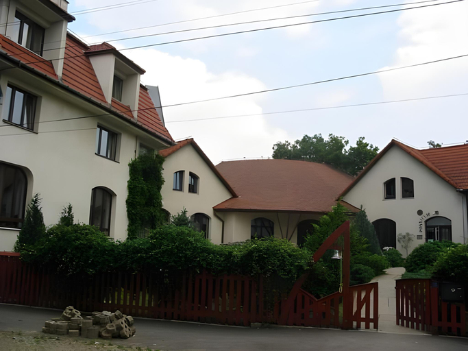 Others 4, Posticum Guesthouse, Oradea