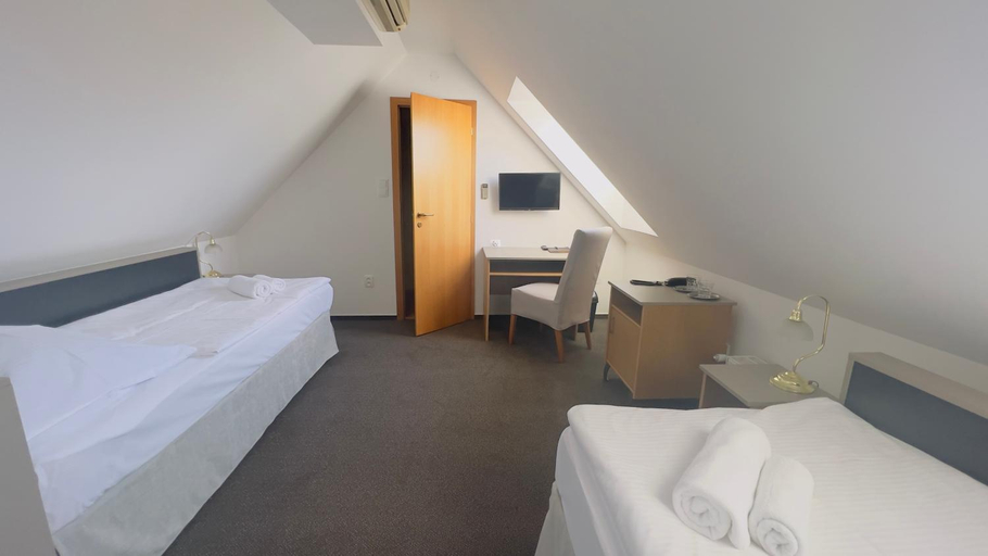 Bedroom 3, Hotel Payer, Teplice