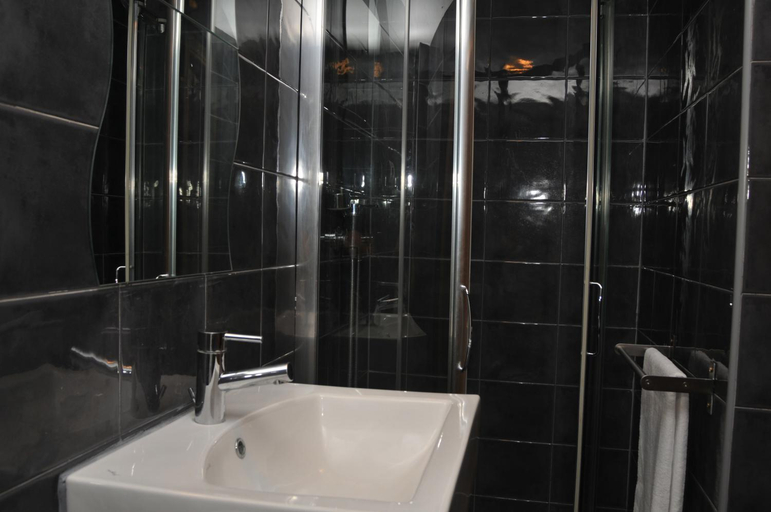 Bathroom 4, Hotel Ibiza, Barcelona