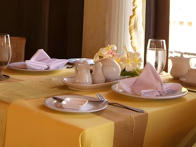 Food & Drinks 4, Villa Thongbura, Pattaya
