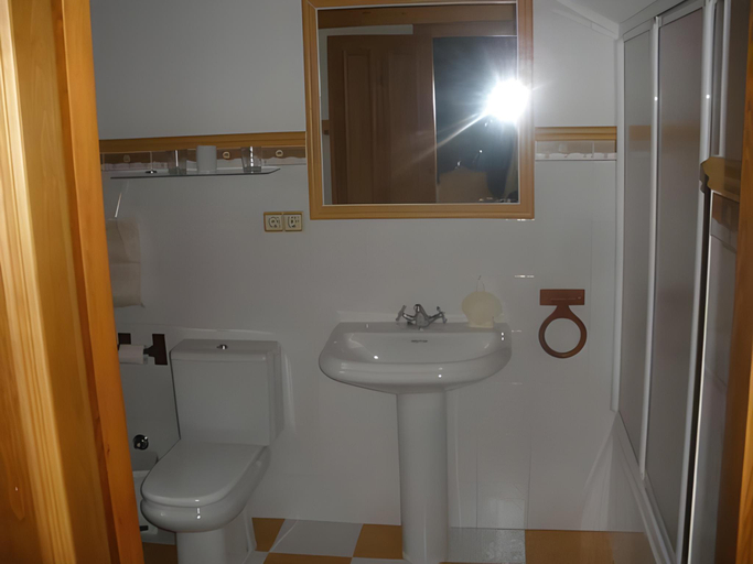 Bathroom 3, Casa Rural Penaquente, A Coruña