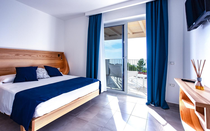 Bedroom 2, Park Oasi Resort, Vibo Valentia