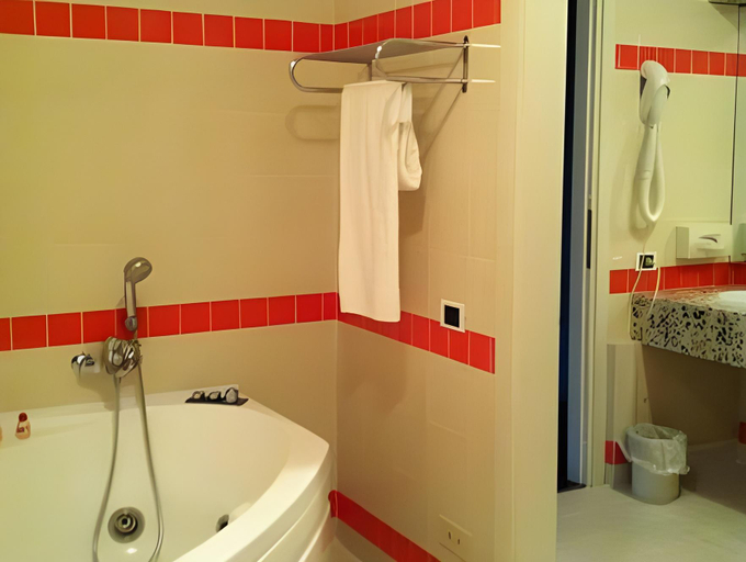 Bathroom 5, Relais Villa Pomela, Alessandria