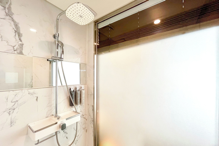 Bathroom 11