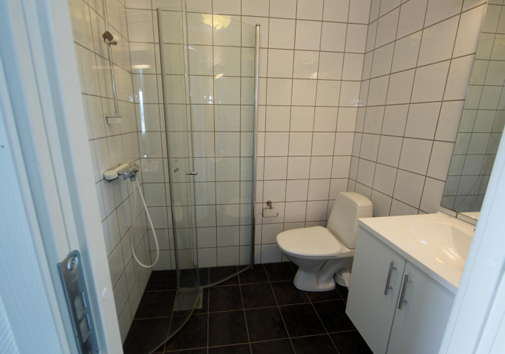 Bathroom 3, Moldefjord Hostel, Molde