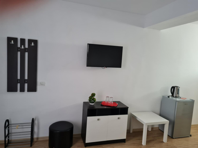 Others 3, ingrid, Mangalia