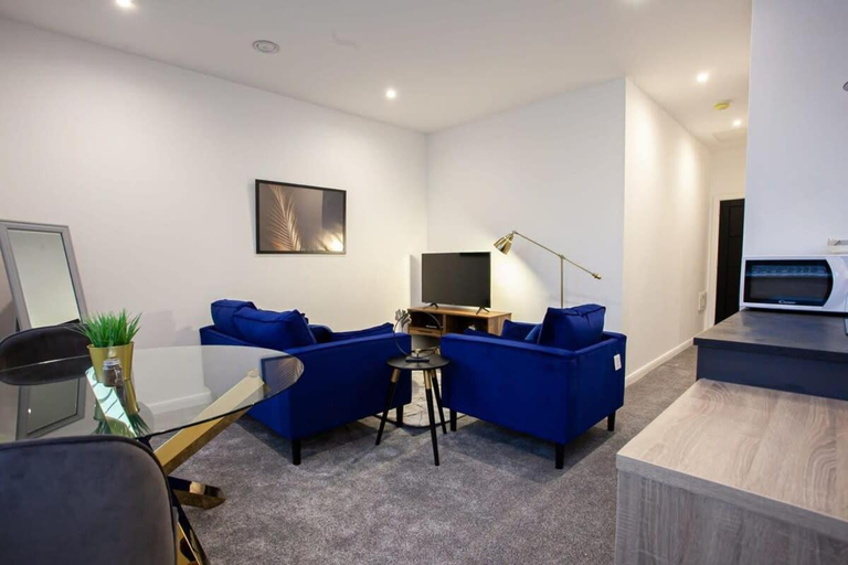 Others 3, Lovely Open Plan 1 Bedroom Apartment in Bolton, Bolton