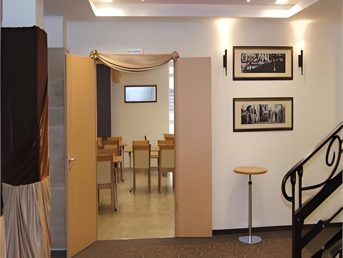 Others 5, City Hotel Miskolc, Miskolci