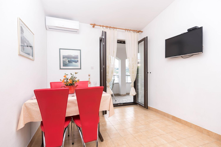 Others 4, Apartments Salis, Pag