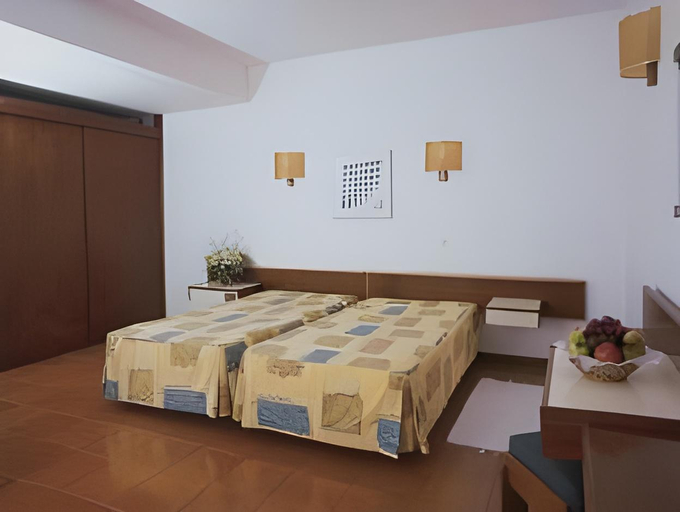 Bedroom 3, Hotel Praia Dourada, Porto Santo