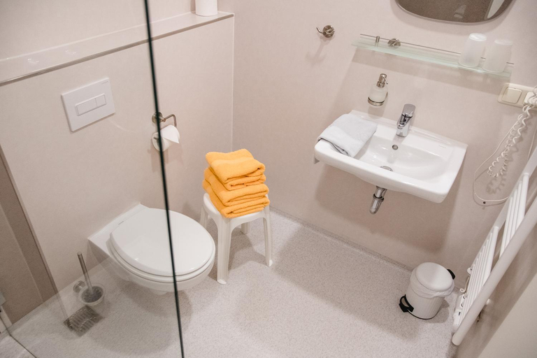 Bathroom 2, Hotel Muller, Jerichower Land
