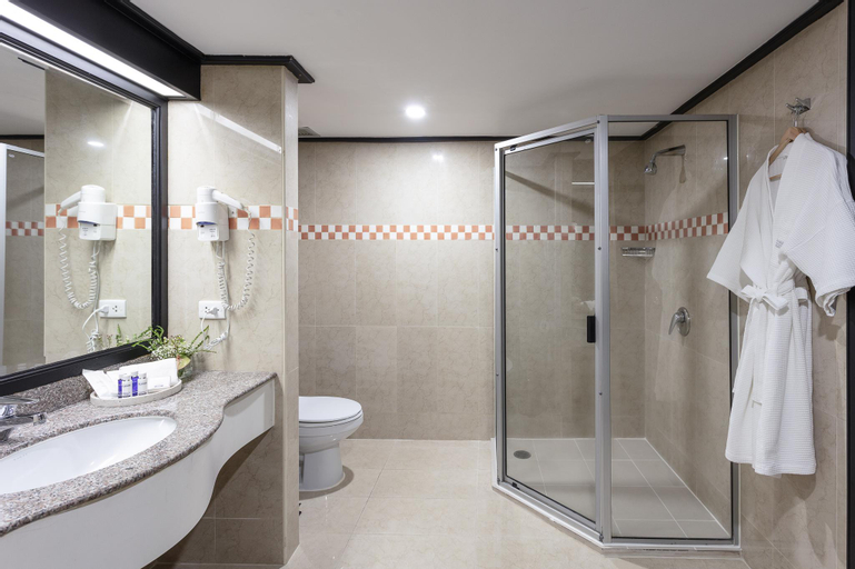 Bathroom 9