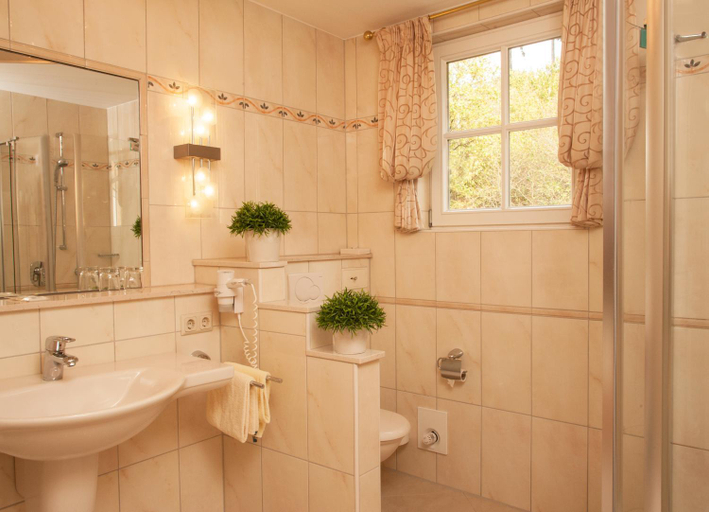 Bedroom 3, Hotel Zum weißen Stein, Altenkirchen (Westerwald)