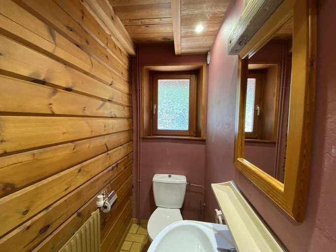 Bedroom 2, LE SKIEUR Chalet en bois, Vosges