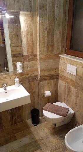 Others 3, B&B VIA VENETO, Crotone