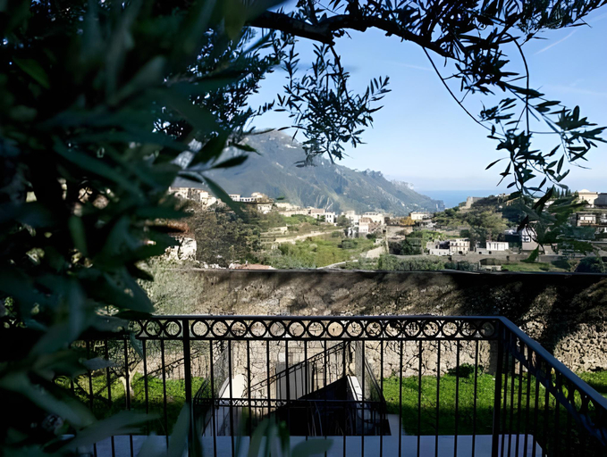 Others 4, Portico Del Paradiso, Salerno