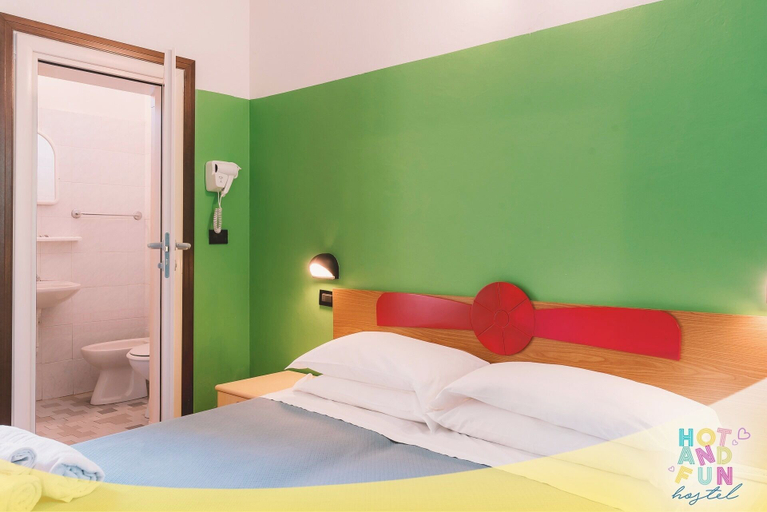 Bedroom 4, hotel T depandance, Rimini