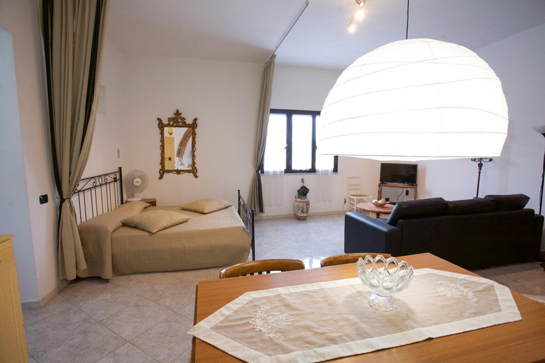 Bedroom 2, San Cerbone, Livorno