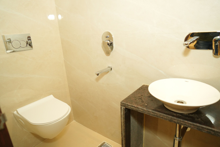 Bathroom 3, Hotel Shri Kedar Inn, Chandauli