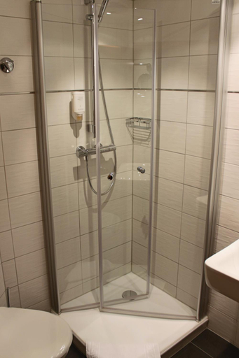 Bathroom 2, Central-Hotel, Hochsauerlandkreis