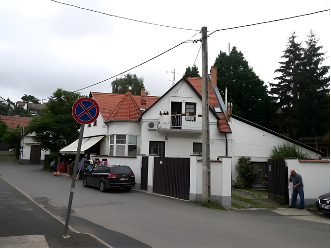 Others 2, Valentin haz, Szentendre