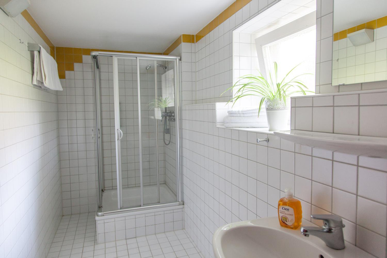Bathroom 2, Rotel Inn, Passau