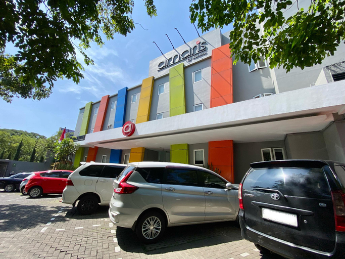 Exterior 8