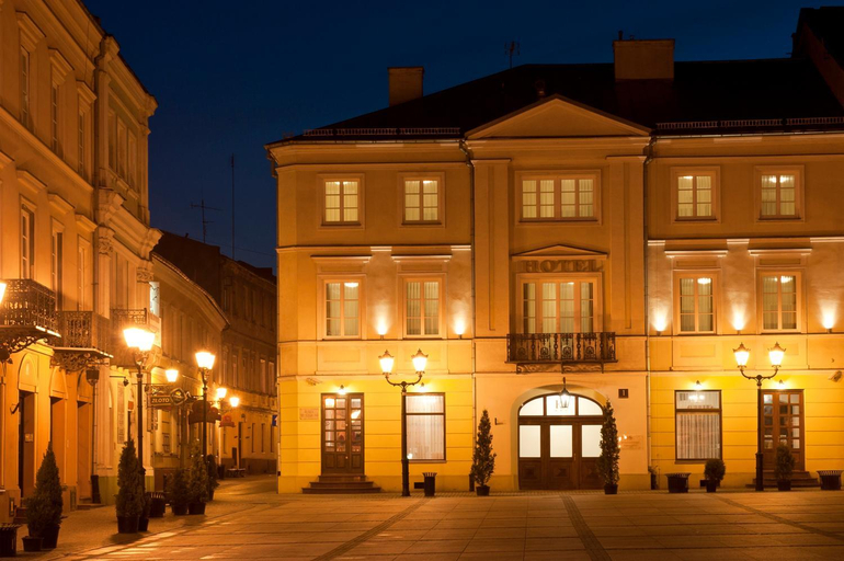 Exterior 7