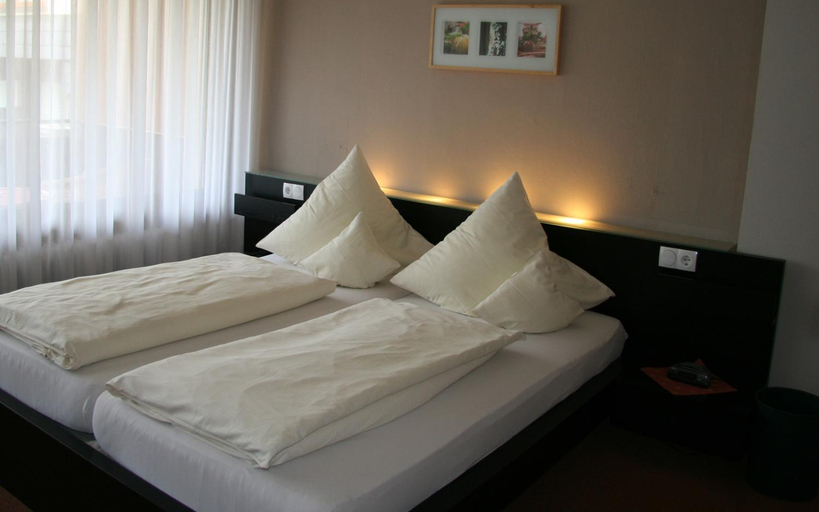Others 3, Hotel Zur Post, Neuwied