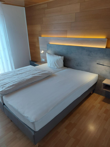 Bedroom 25