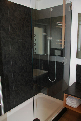 Bathroom 17