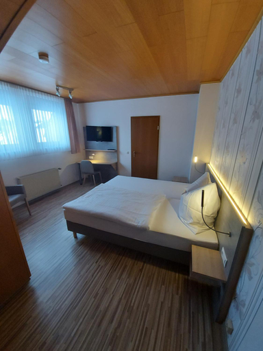 Bedroom 13