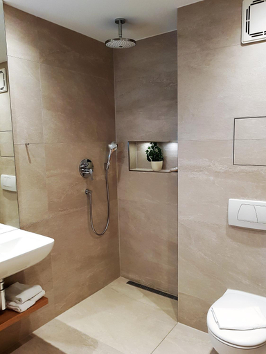 Bathroom 4