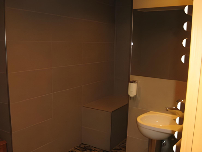 Bathroom 4, City, Luxembourg