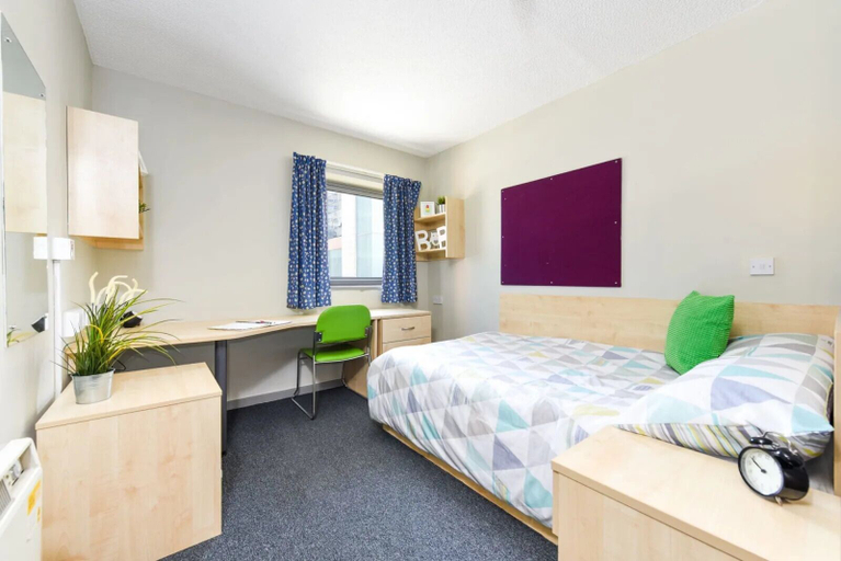 Bedroom 2, Student Only Capital Gate, Sefton