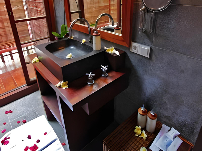 Bathroom 4, Villa Samudra Luxury Beachfront, Gianyar