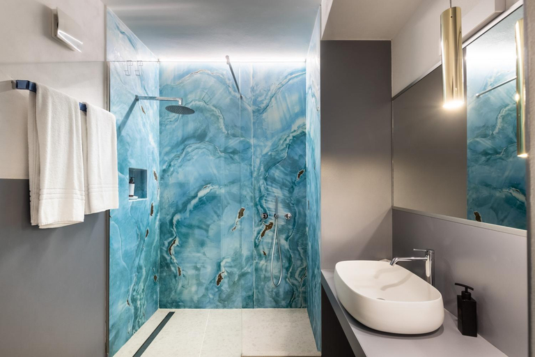 Bathroom 5, Giuggiulena, Syracuse