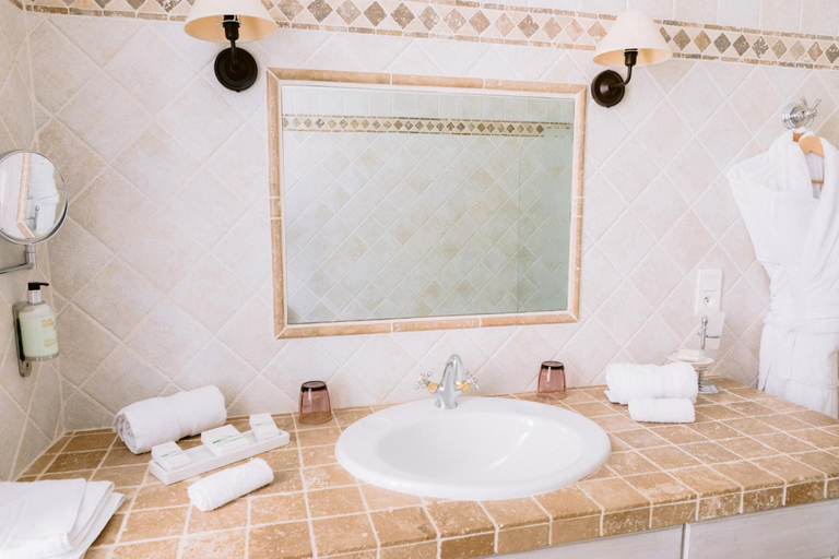 Bathroom 4, Le Mas de la Rose, Bouches-du-Rhône