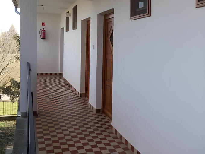 Others 5, Puszta Hotel, Karcag